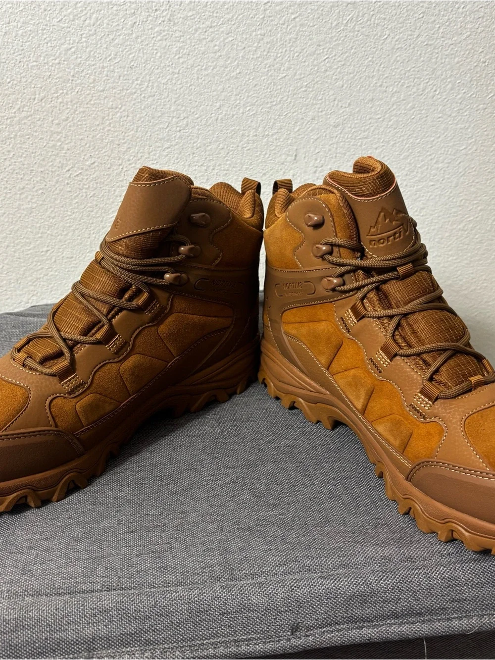 NORTIV8 Men’s Hiking Boots Coyote Sz 9.5W NWT